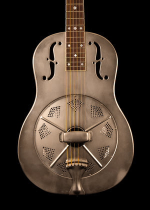 2004 National Resonator V.S. Delphi Deluxe